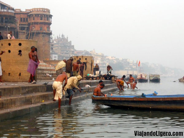 Baño de purificación en el Ganges
